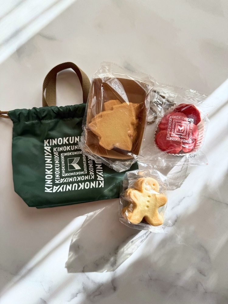 スイーツバッグと中身の写真