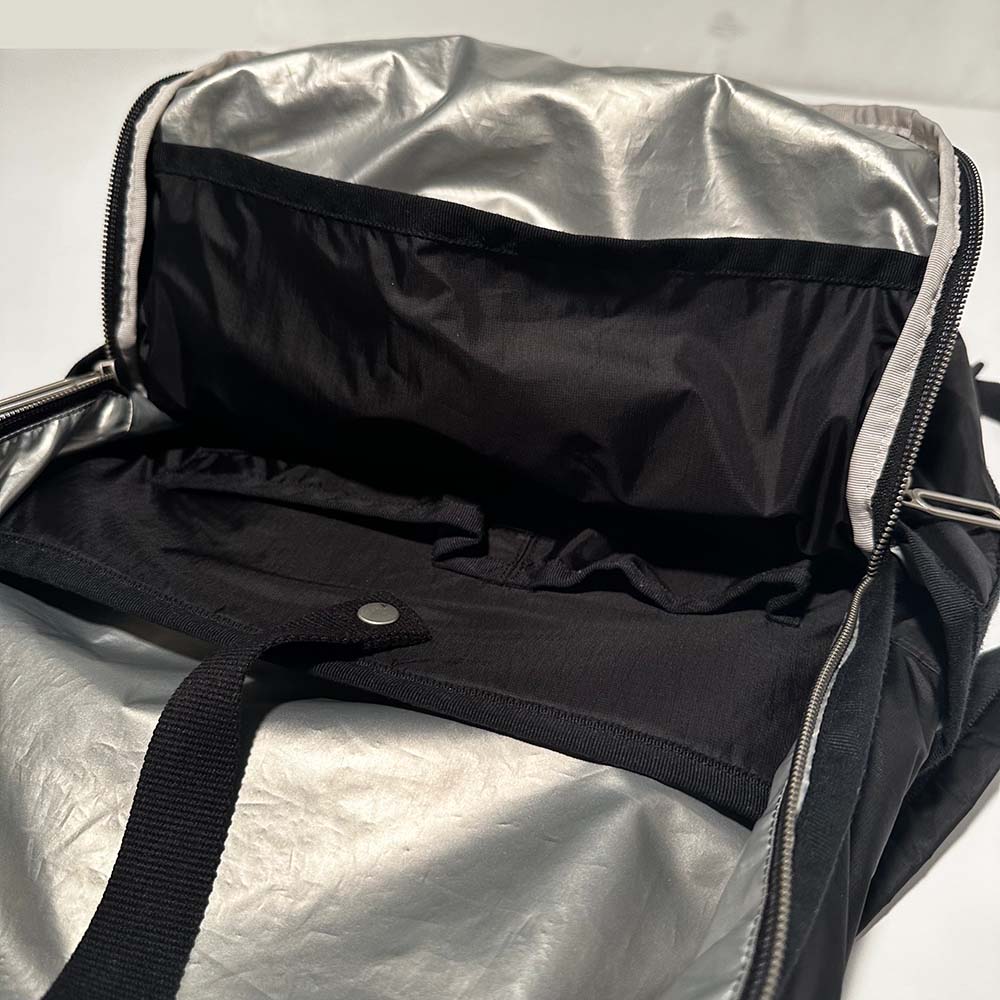 【レスポートサック】ESSENTIAL CARRYALLのメイン収納の写真