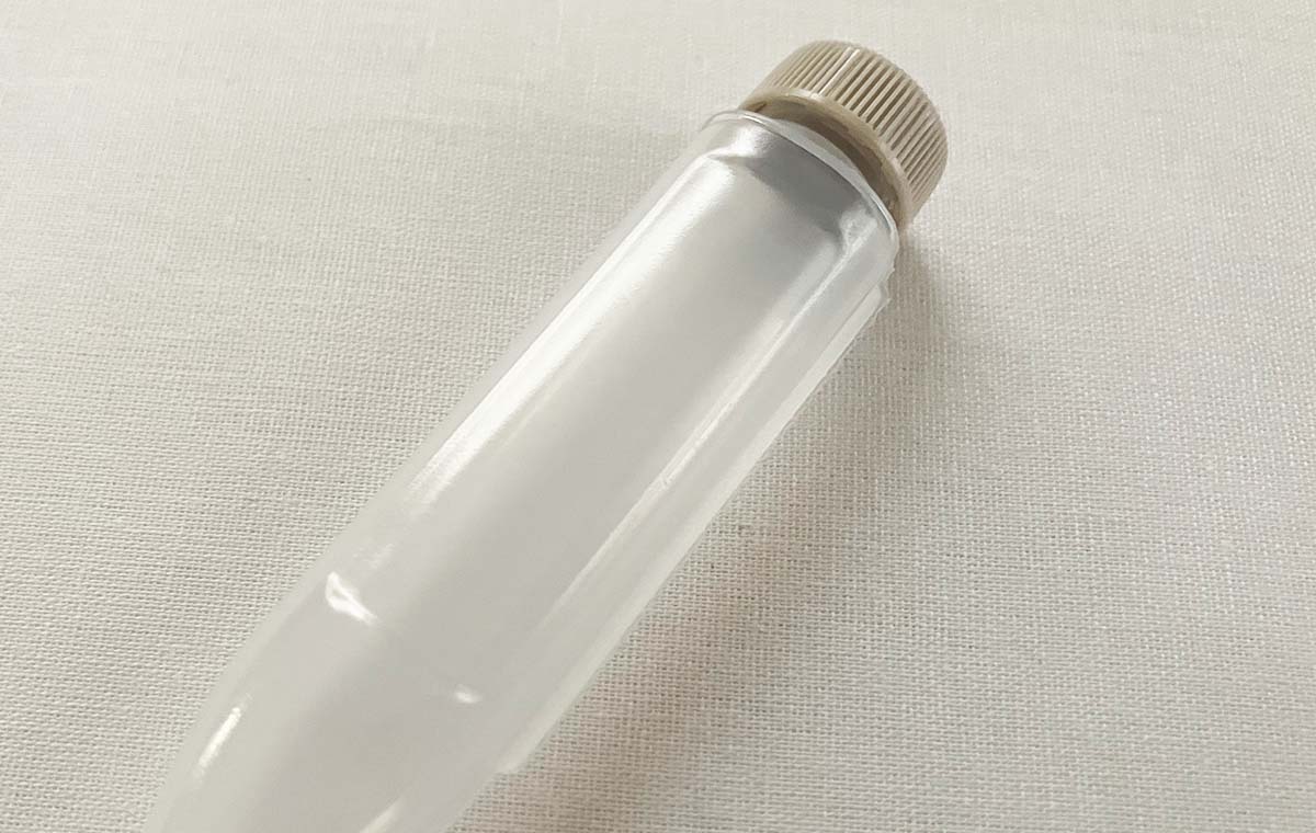 ダイソーの「使い切りできる 詰め替えチューブ」