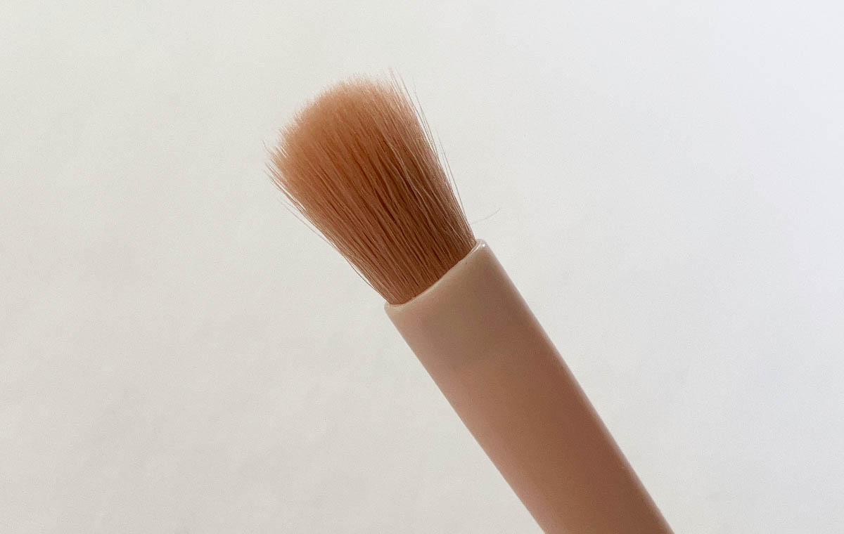 ダイソーの「5WAYメイクブラシ」のアイメイクブラシ(大)