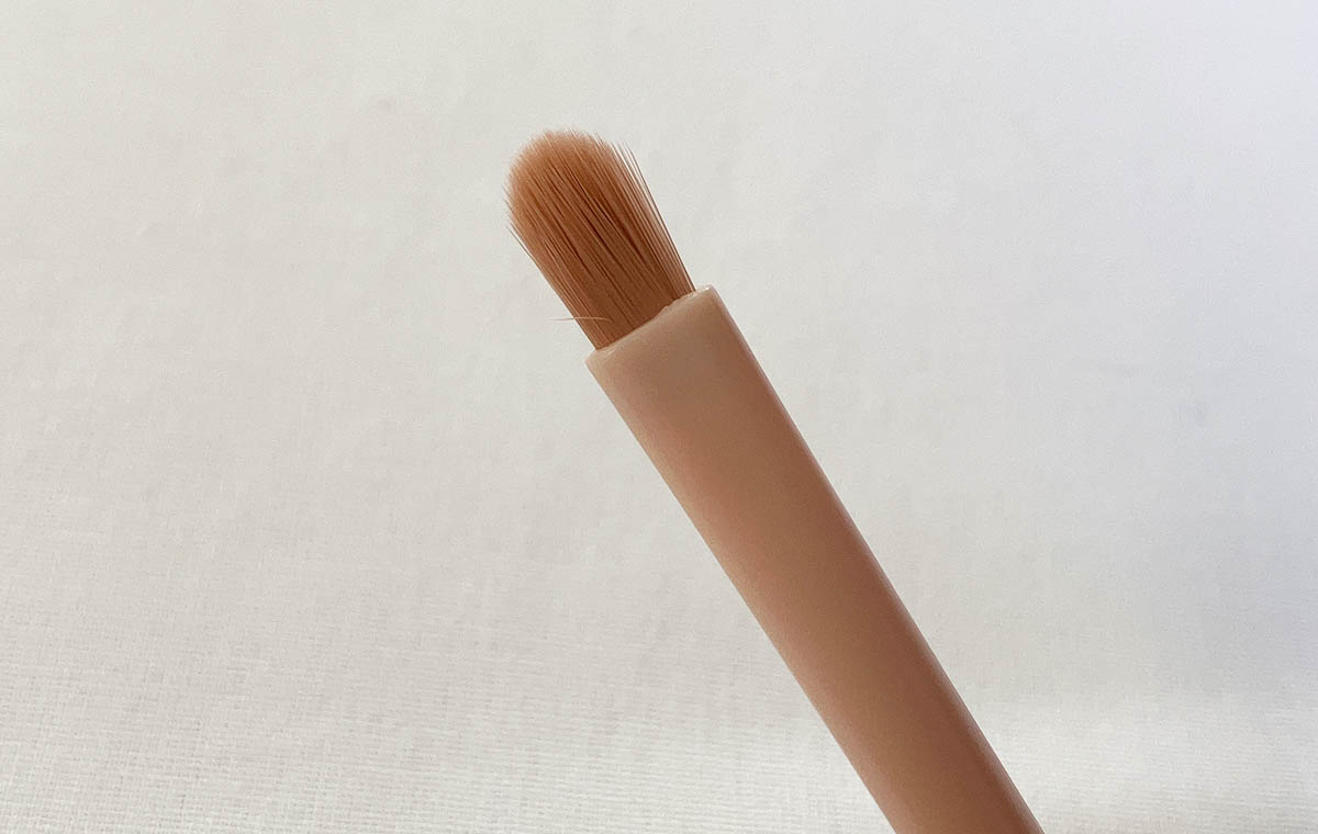 ダイソーの「5WAYメイクブラシ」のアイメイクブラシ(小)