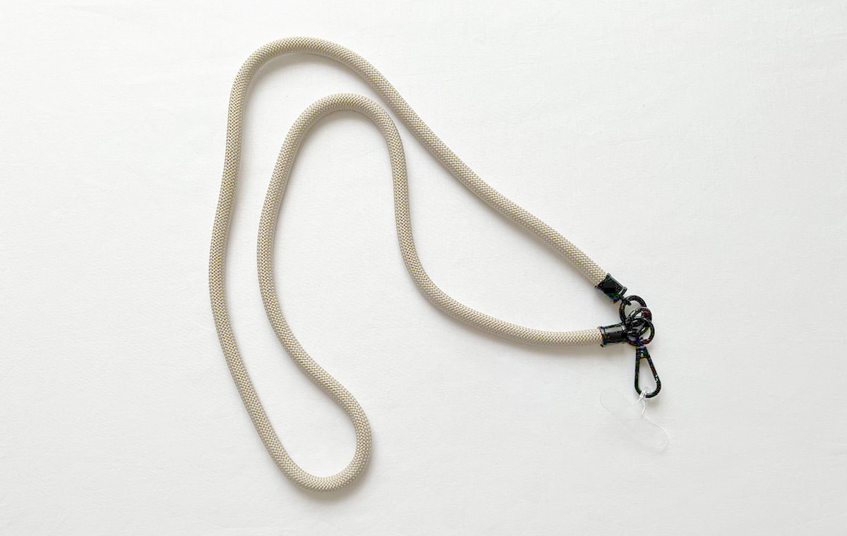 ストラップ部分の平置き写真