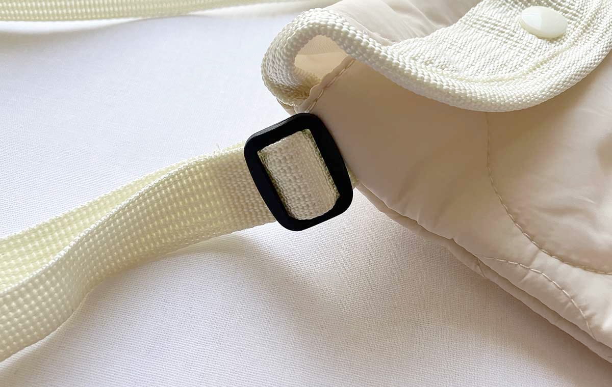 紐の調整部のアップショット