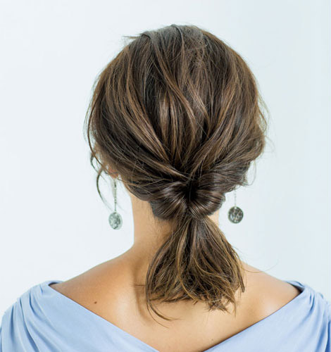 ヘアアレンジした後頭部写真