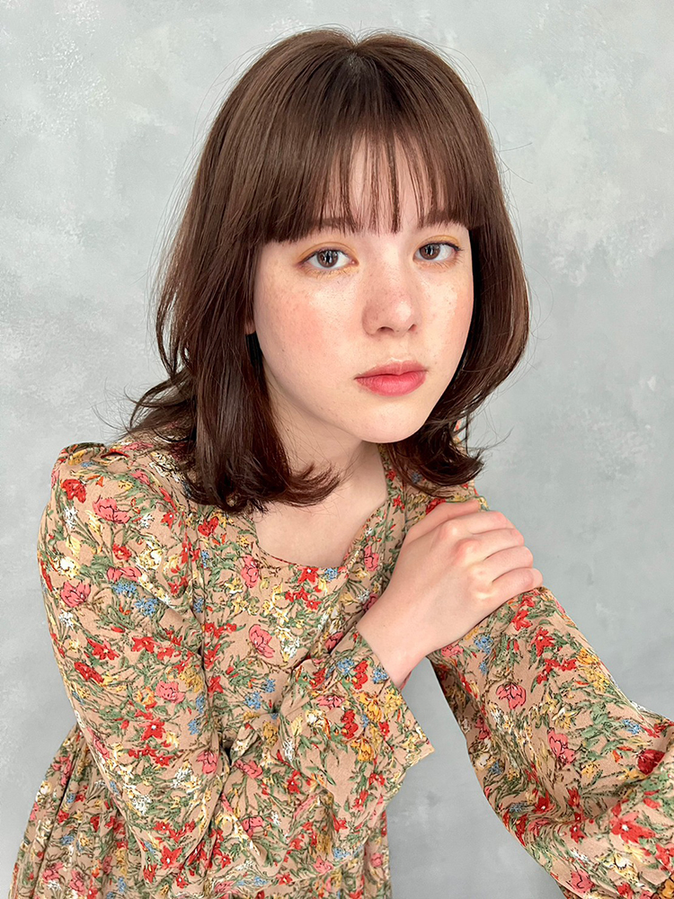 眉下前髪のほんのり甘いスタイル