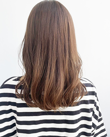 低温パーマで潤いニュアンスをプラスしたこなれセミディ