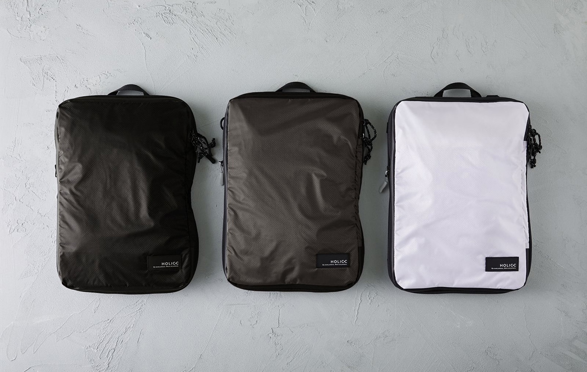 3色の圧縮もできる高機能リュックの写真