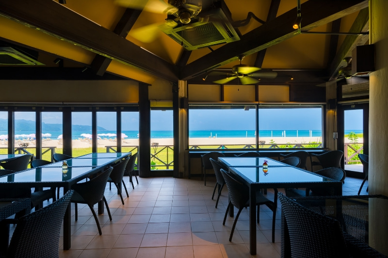 潮風のラウンジの内観写真