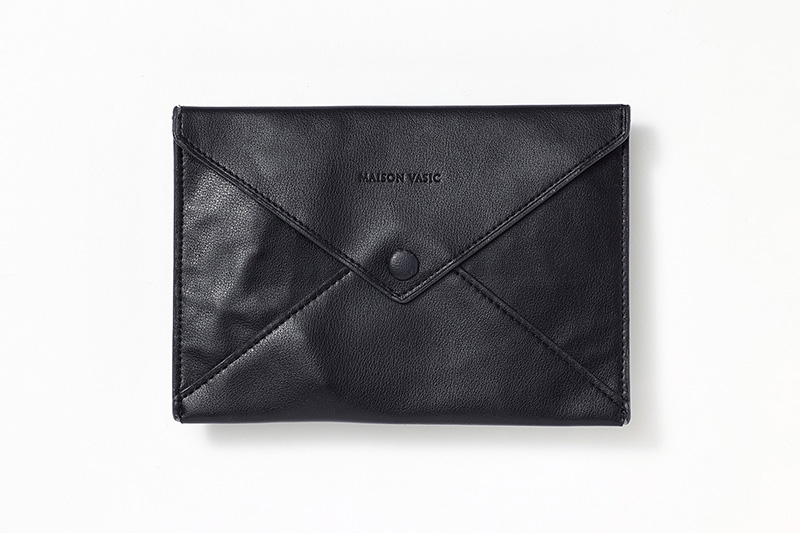 VASICのスリムポーチ