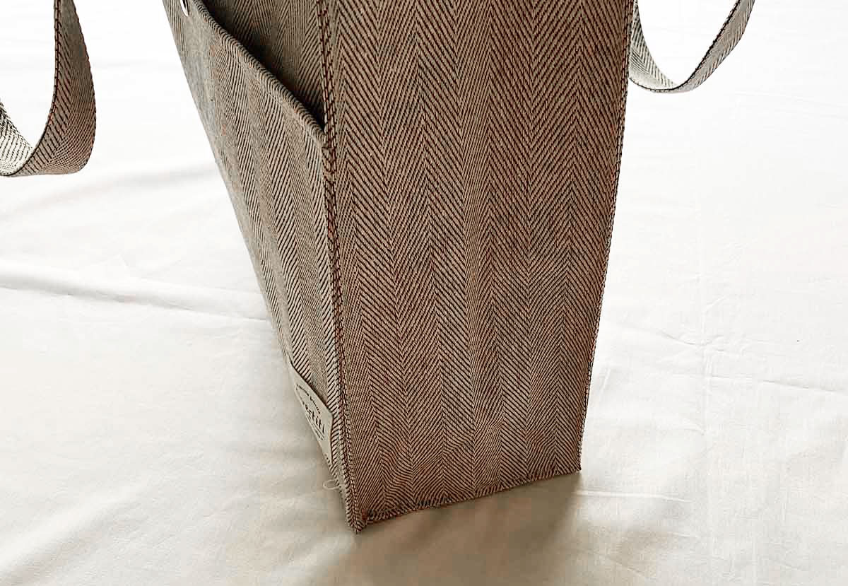 ダイソー「マチ&ポケット付きトートバッグ」のマチ部分