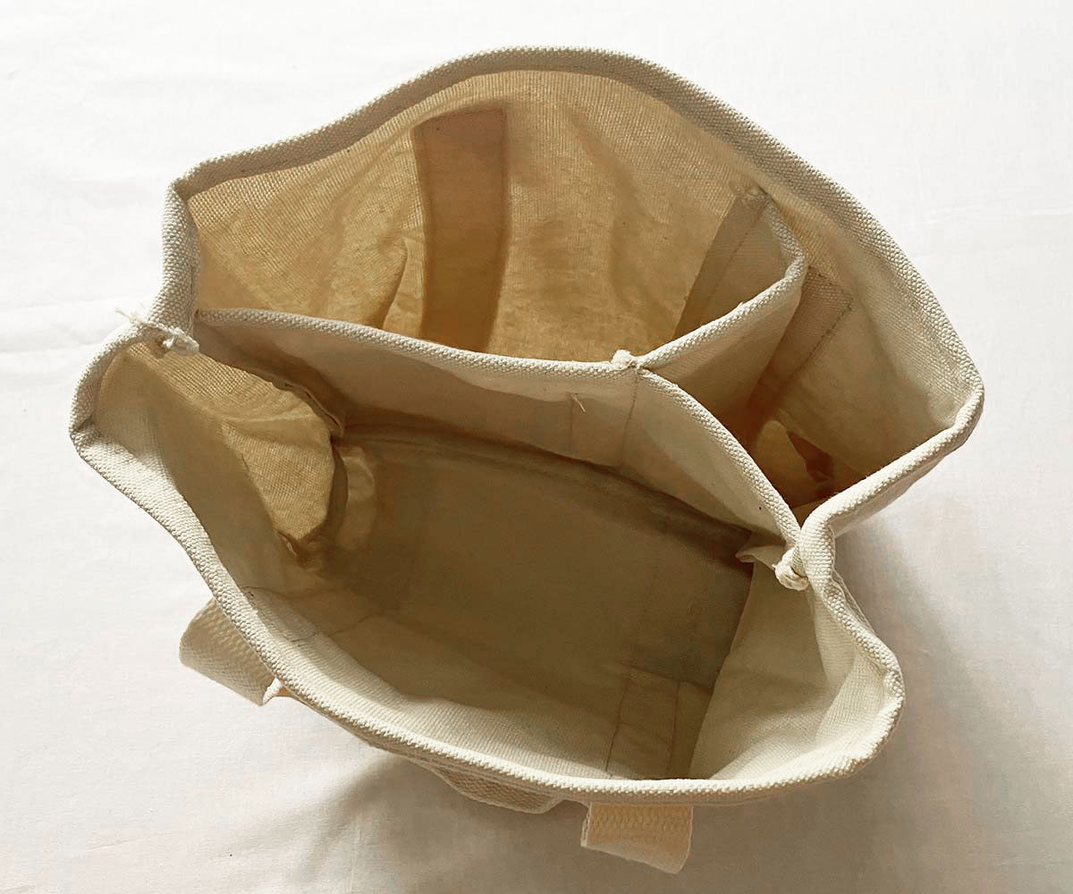 ダイソー「仕切り付きトートバッグ」の中の様子