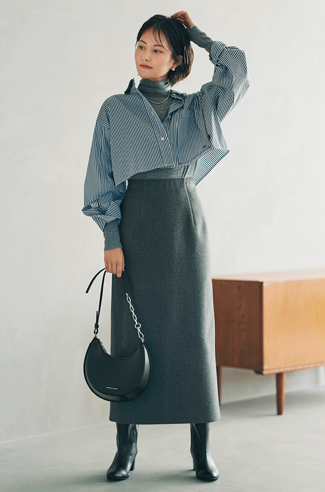 クロップドシャツ×ハイウエストタイトスカート