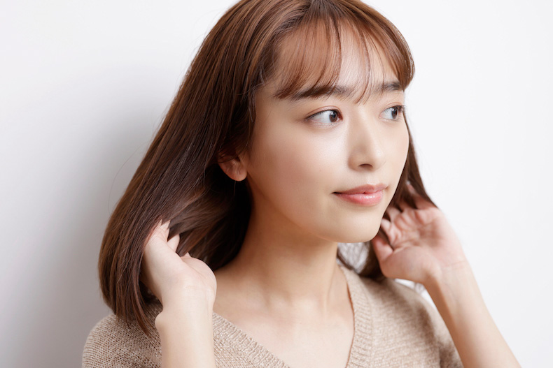 シースルーバングのウエットヘア