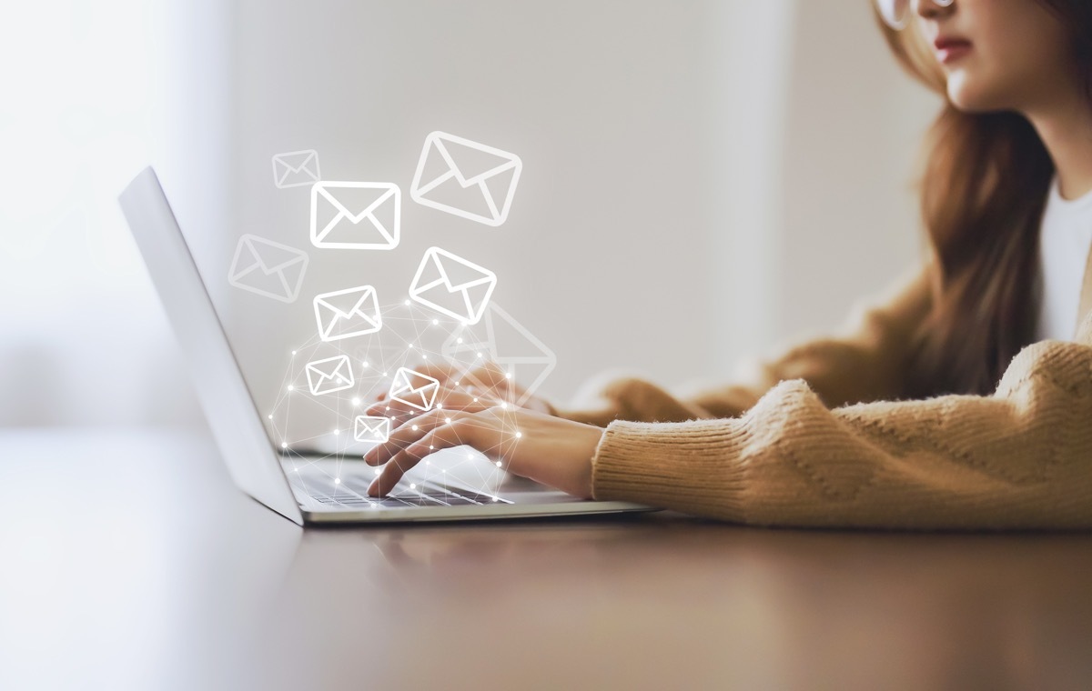 ビジネスメール