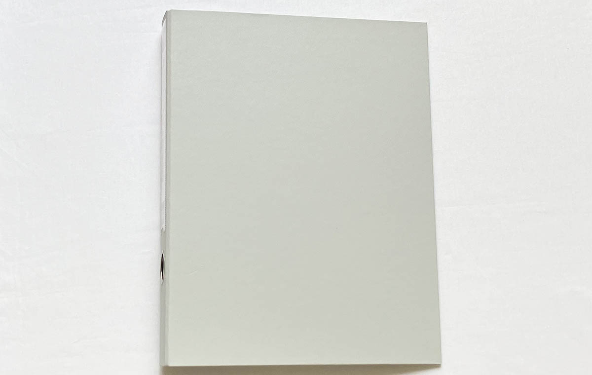 セリアの「A4スリムファイル（20ポケット）」