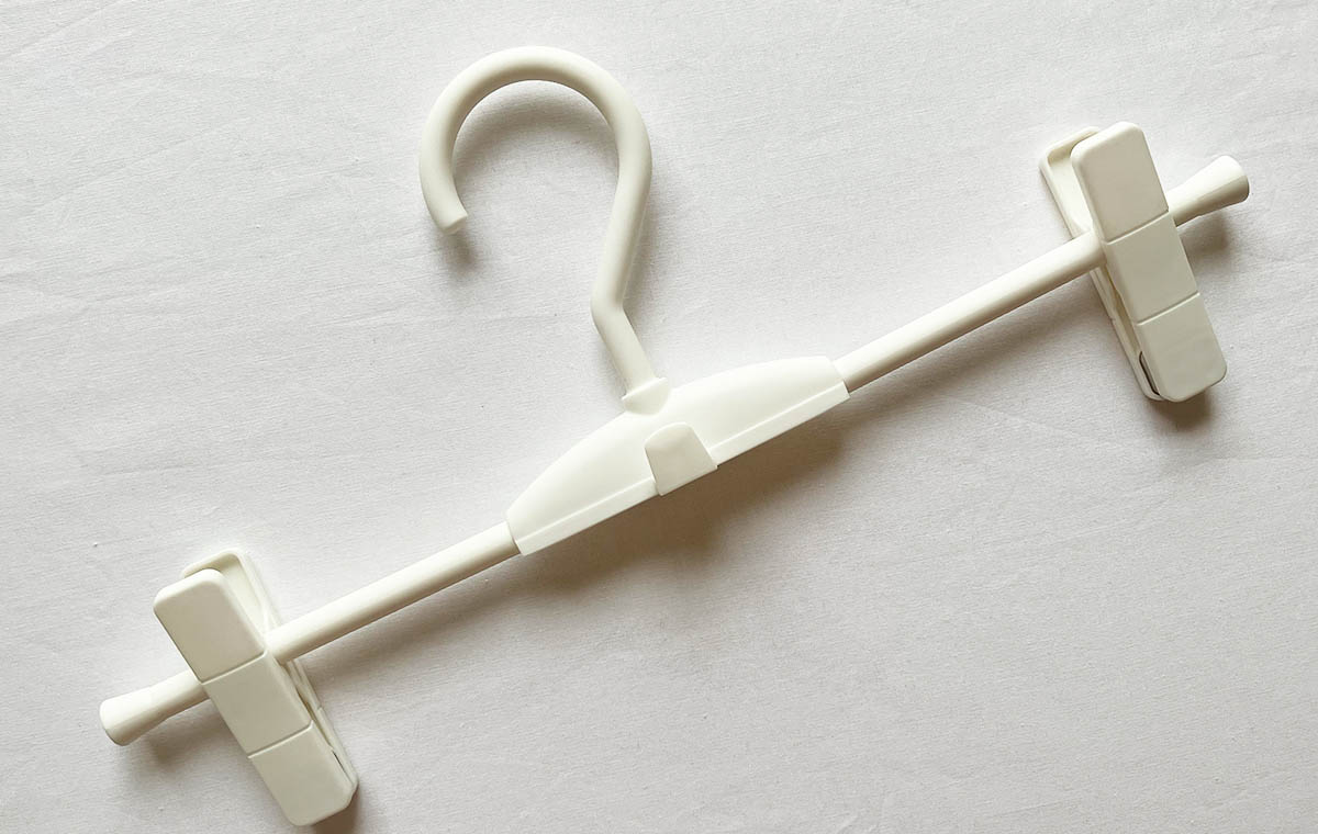 セリアの「スカートハンガー」