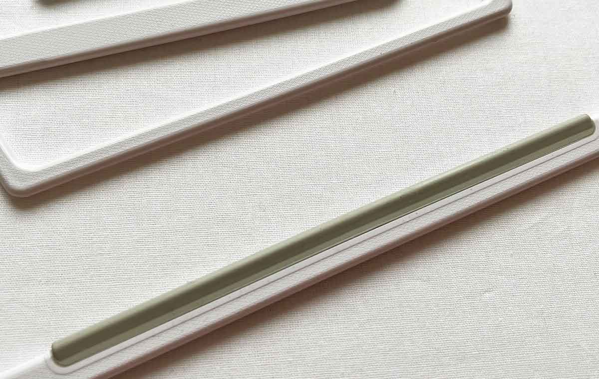 セリアの「丸首の服が干しやすい 時短ハンガー」