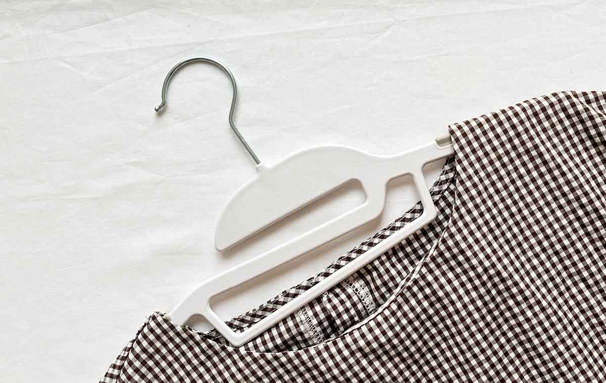 セリアの「丸首の服が干しやすい 時短ハンガー」