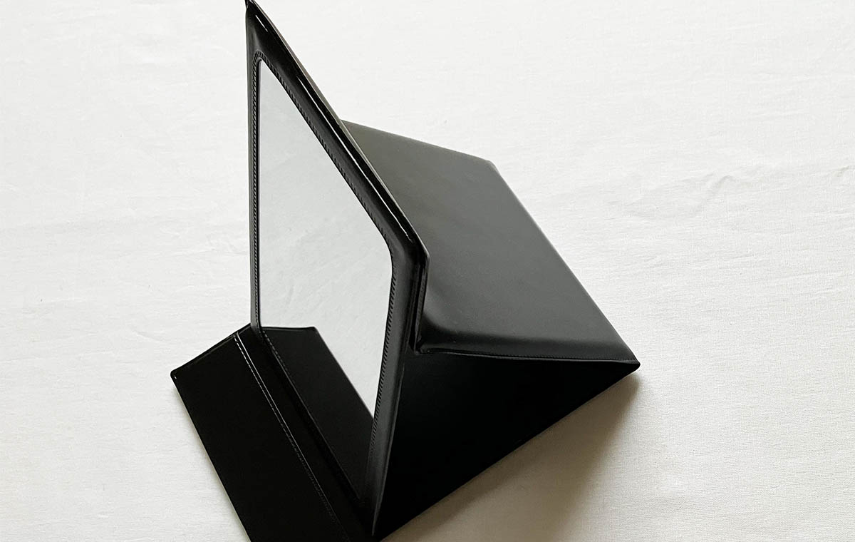 セリアの「折りたたみミラー」