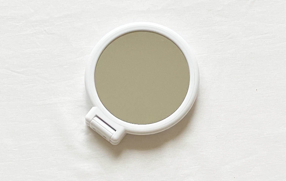 セリアの「2WAYハンドミラー」