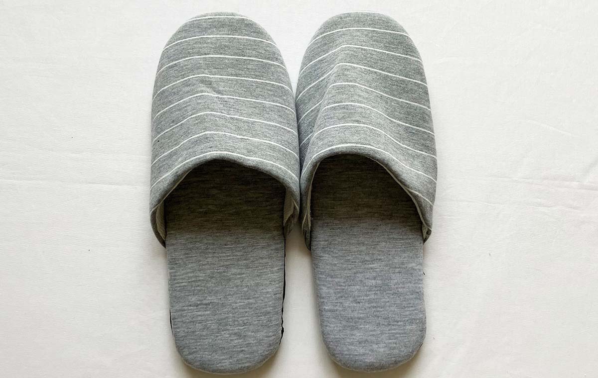 セリアの「ソフトスリッパ（細ボーダー）」