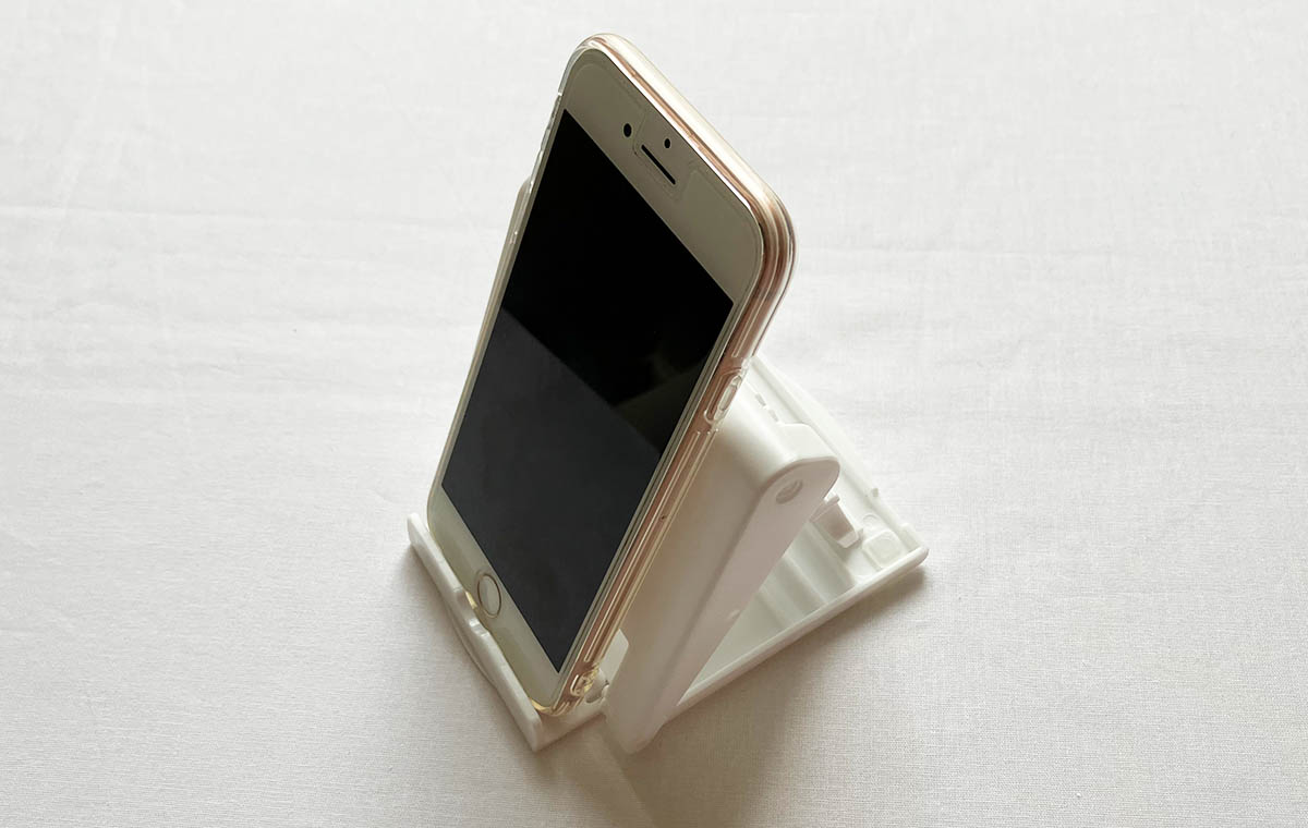 セリアの「タブレット＆スマホスタンド」