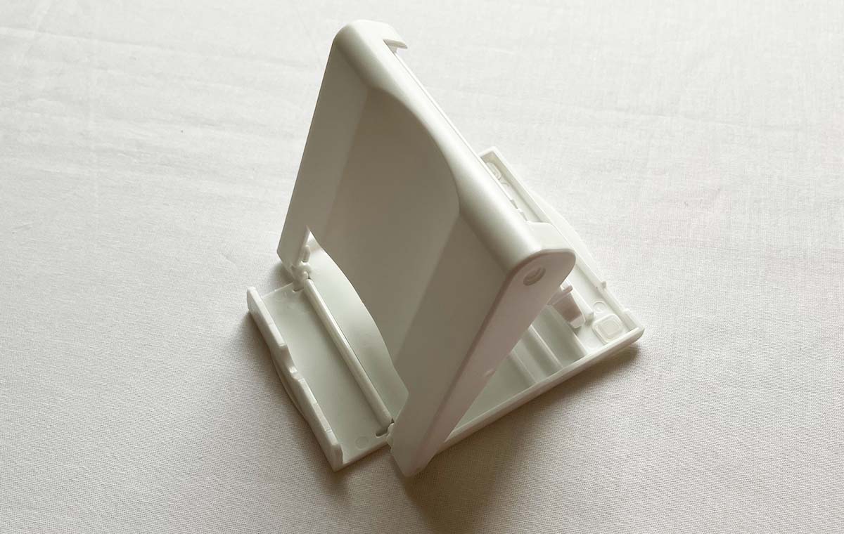 セリアの「タブレット＆スマホスタンド」