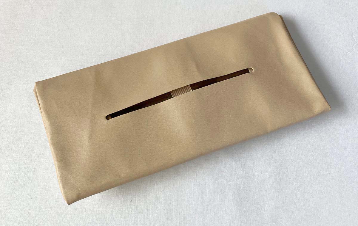 セリアの「ティッシュケース（淡いピンク）」