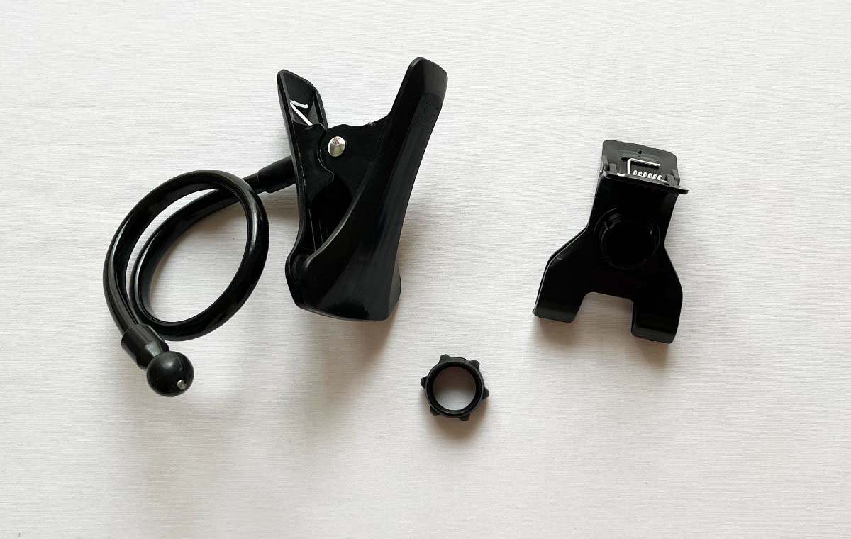 セリアの「フレキシブルスマホクリップ」