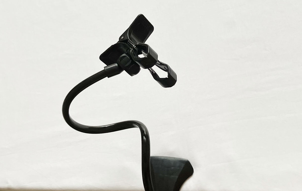 セリアの「フレキシブルスマホクリップ」