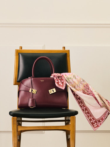 Hug ハンドバッグ(M)