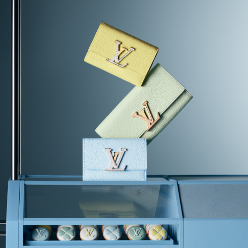 LVイニシャルをあしらった財布3モデル