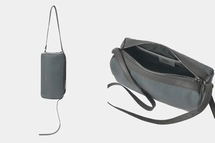 縦持ちの状態とバッグの内装