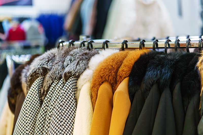 ファー襟のコート