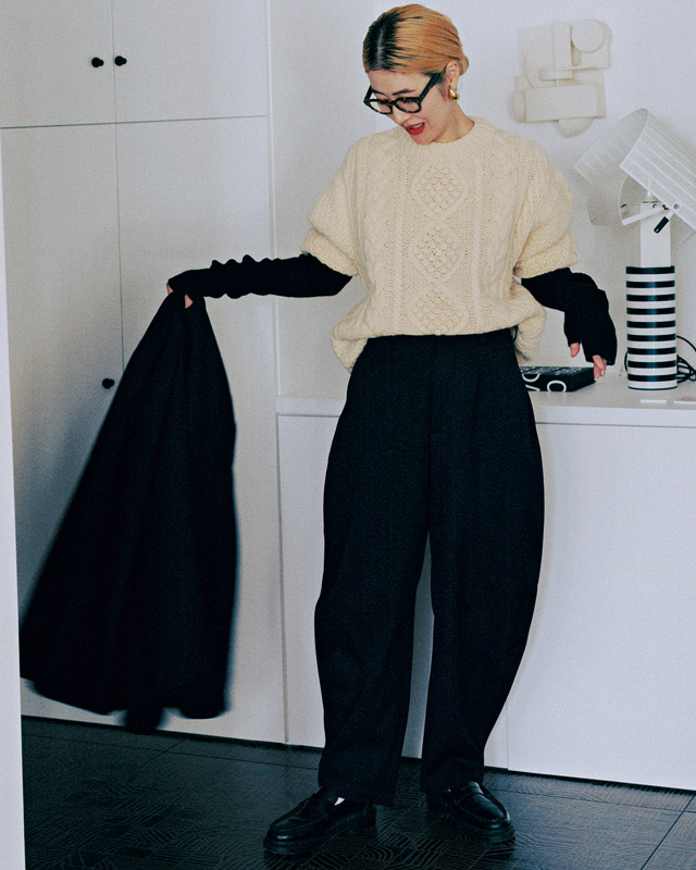 黒パンツコーデ