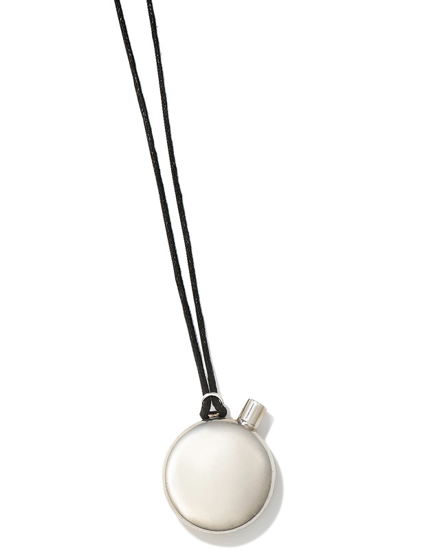 〝HERMÉS〟のフレグランスボトル