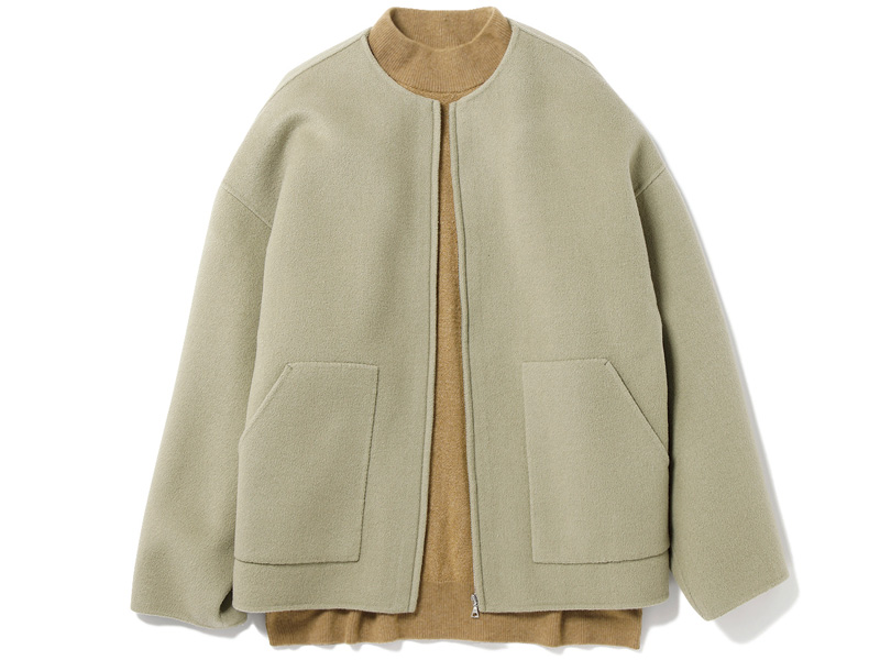 〝uncrave〟のアウターと〝UNIQLO〟のニット