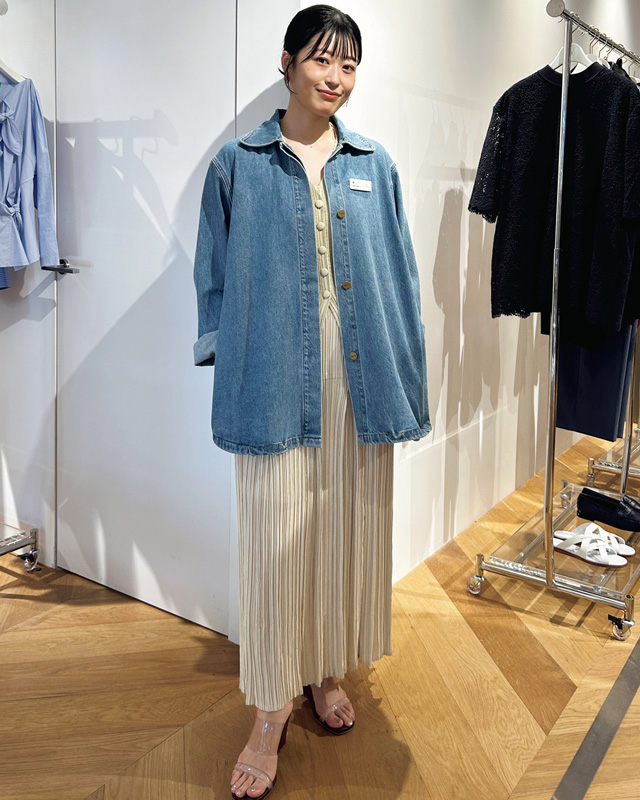 プリーツワンピ×デニムジャケット
