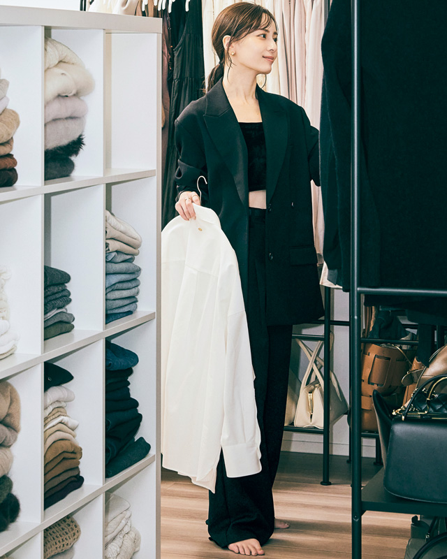 黒ジャケット×パンツセットアップ