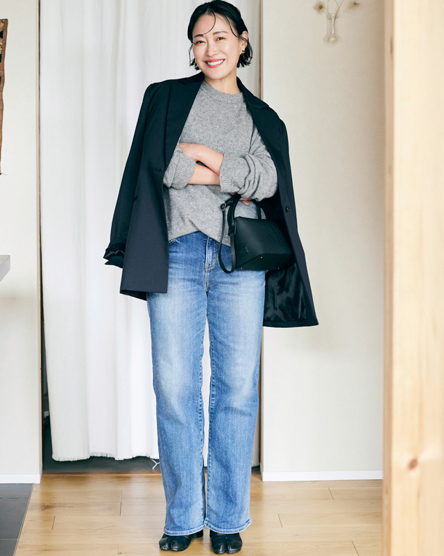 ジャケット×グレーニット×ストレートデニム