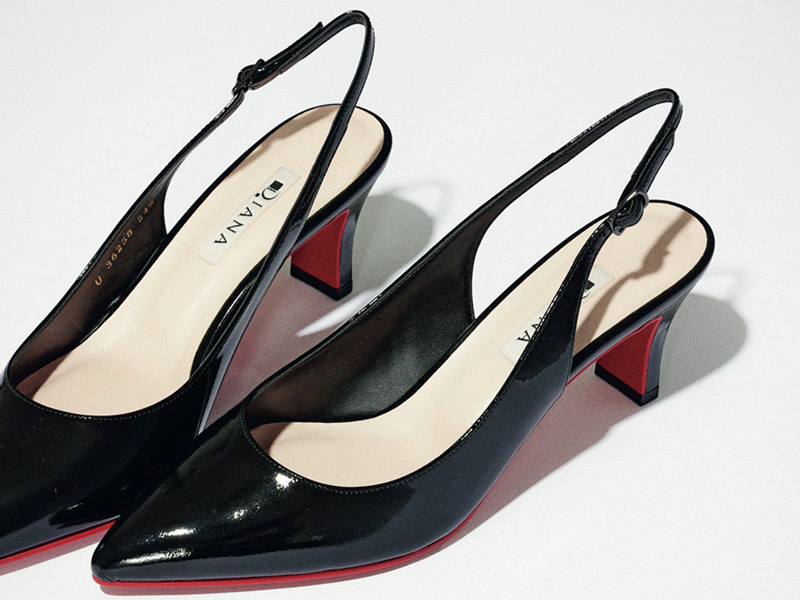 靴［6］￥17,600（ダイアナ 銀座本店〈ダイアナ〉）