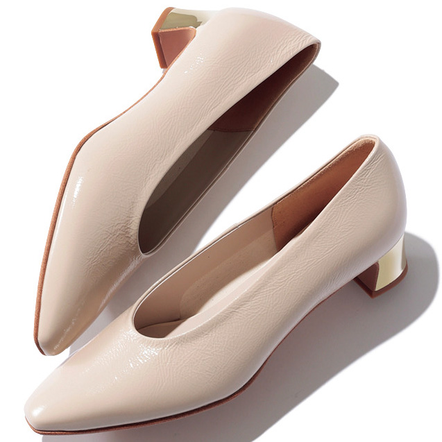 靴［4］￥17,600（ダイアナ 銀座本店〈ダイアナ〉）