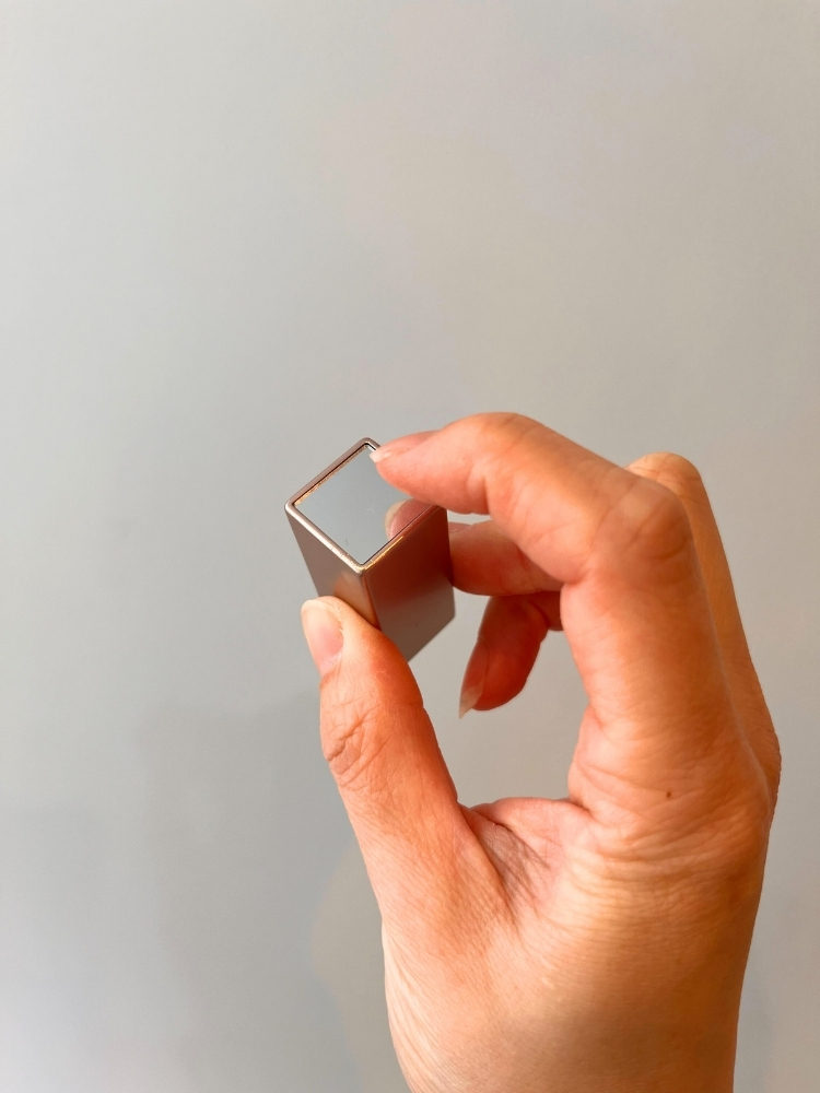 リップの鏡部分の写真