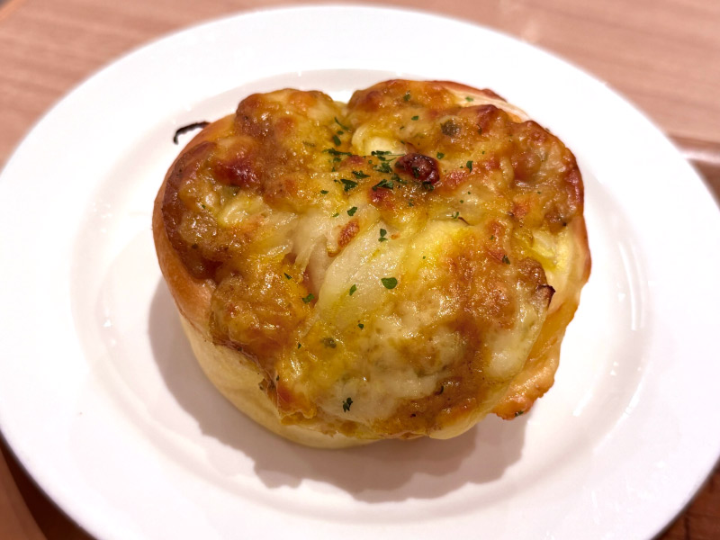 オニオンハムカレーロールぱん