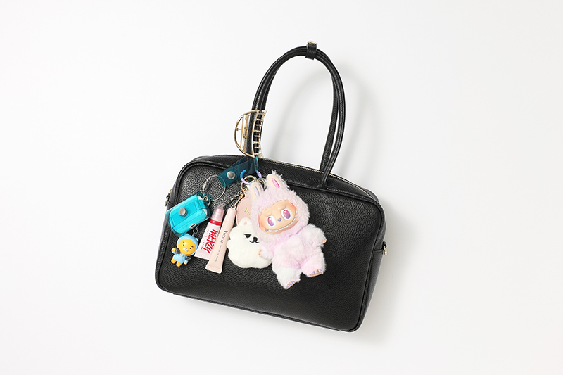 MILOSの黒バッグ