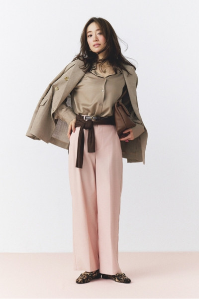 【3/4のコーデ】定番アイテムの掛け算こそ、春色配色でアップデート！