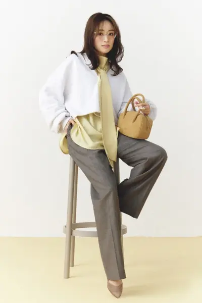 【3/20のコーデ】ノーブルなボウタイをパンツとスウェットで程よくハンサムに！