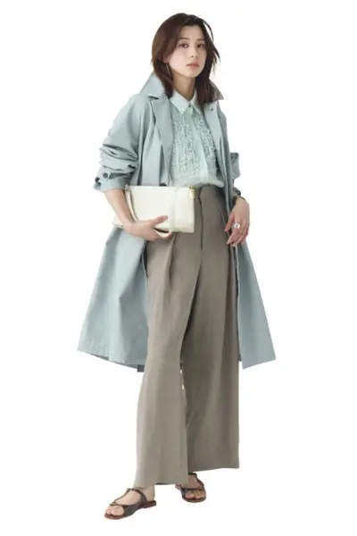 【3/26のコーデ】優雅なフリルブラウスを涼やか配色で“ハンサム”に誘導♡