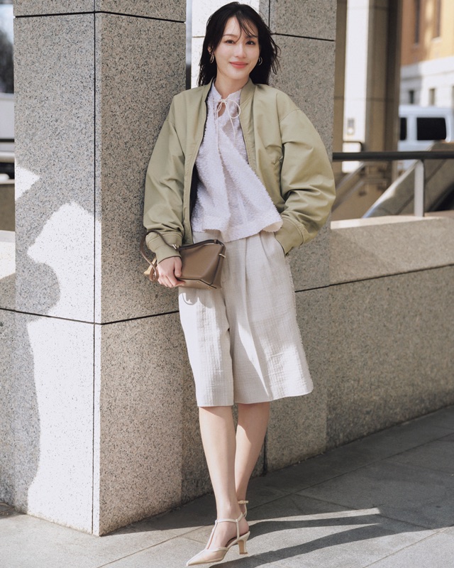 シャカシャカ素材ブルゾンコーデ