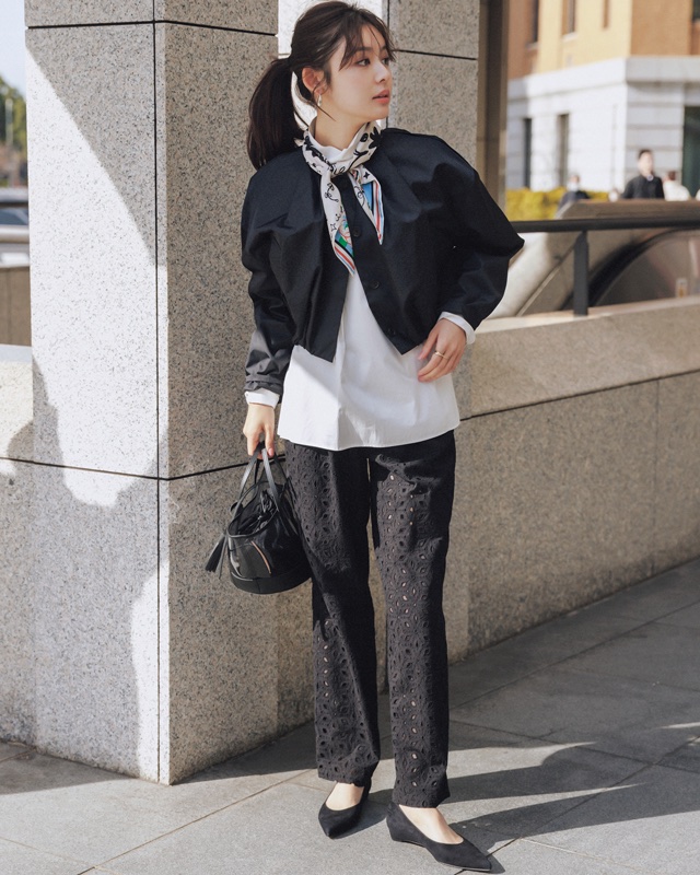 シャカシャカ素材ブルゾンコーデ